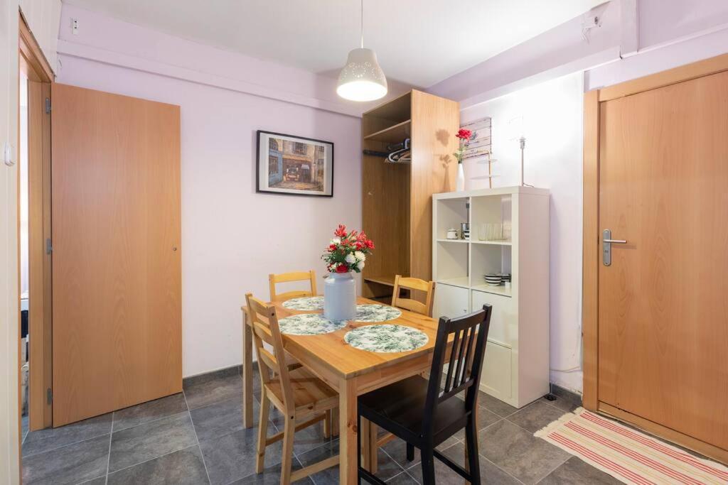 Subway Station Apartment Near Camp Nou L'Hospitalet de Llobregat Exterior photo